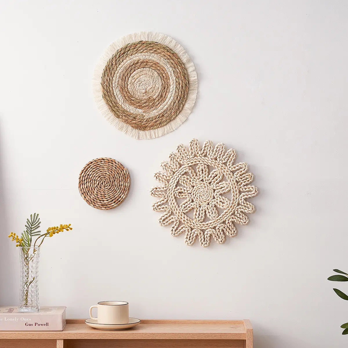 Handmade Seagrass Woven Wall Decor, Farmhouse Style Art Hanging Ornament, Wall Ornaments, Wall Hanging Design, Rustic Home Decoration, Handcrafted Grass Basket, Home Decor Products, Home Decor Items
