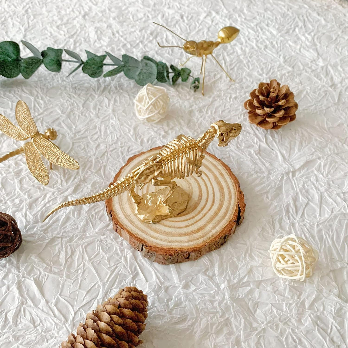Gold Dinosaur Figurine Home Decor, Solid Metal Centerpiece Decoration, Mini Dinosaur Ornament Animal Desk Figurines for Home Office Desktop