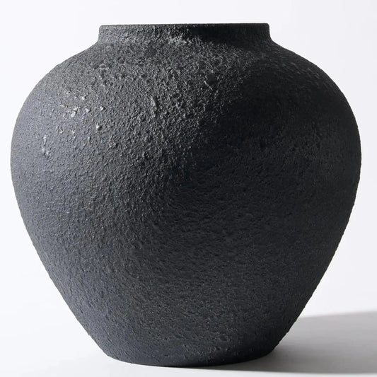Black/White Large Round Vase Pottery Look for Home Decor, Arina Black Rustic Iron Vase Modern Farmhouse, Console Table Decor, Earthy Textured Metal Big Black Round Vases for Centerpieces, Jarrones Grandes